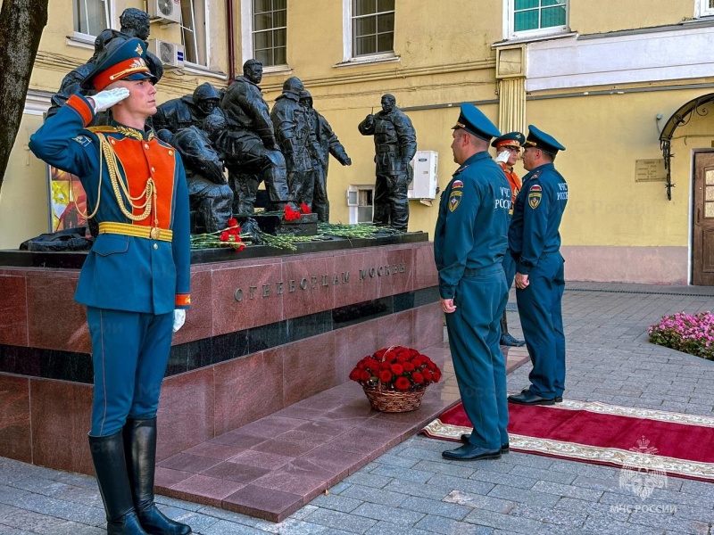 Божественная литургия, посвященная православному празднику иконы Божией Матери состоялась на Пречистенке