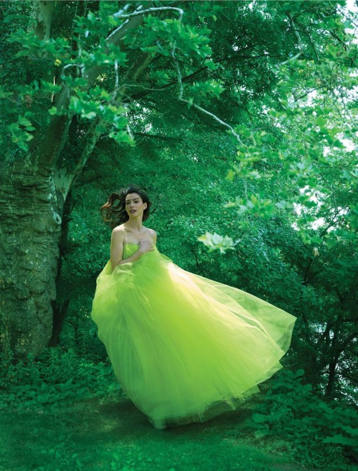 Энн Хэтэуэй в журнале Vogue, лето 2025
