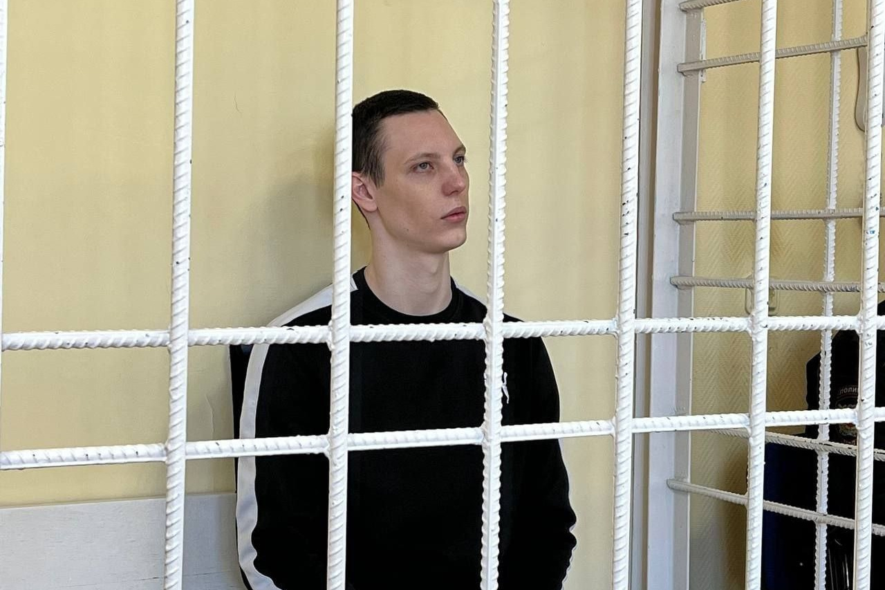 Подсудимый в суде. Оправдание обвиняемых. Оправдание в суде. Арутюнов судья под стражей. Арутюнов судья под стражей.