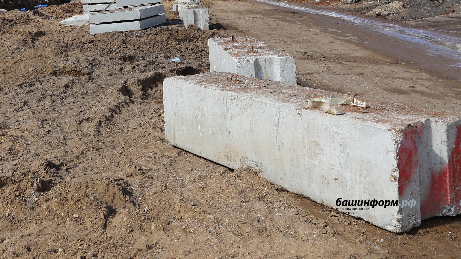 Глава Башкирии поручил отремонтировать убитую дорогу