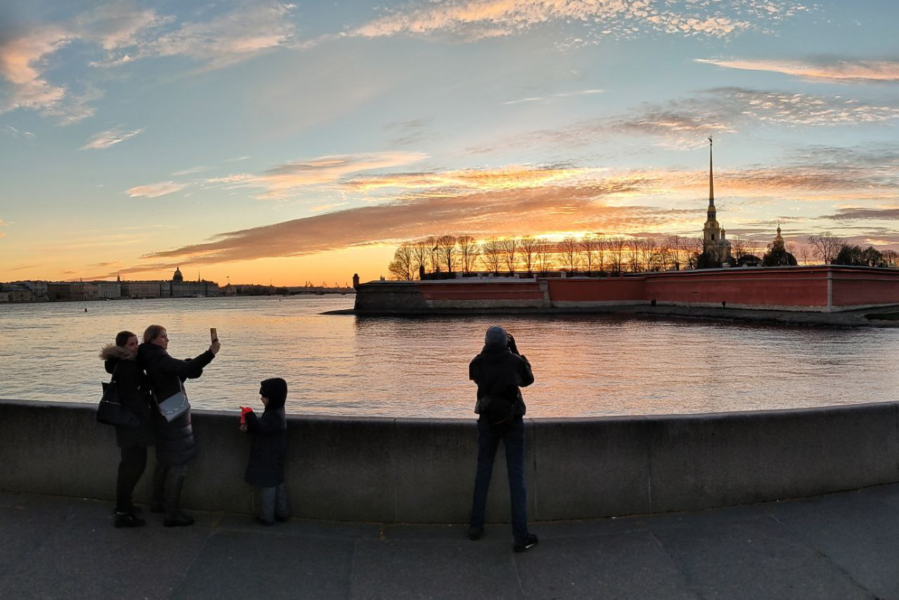 солнечный день в петербурге