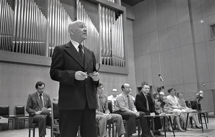 Семен Абрамович Казачков говорил: «Мы в консерваторию ходим не за деньгами»