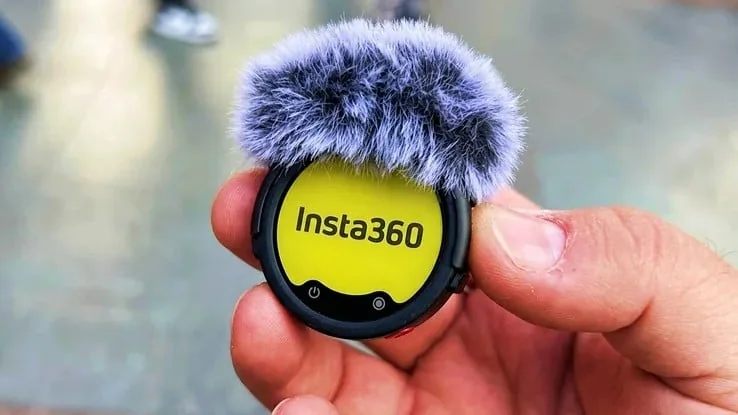 Insta360 представила микрофон Mic Pro с настраиваемым E-Ink дисплеем