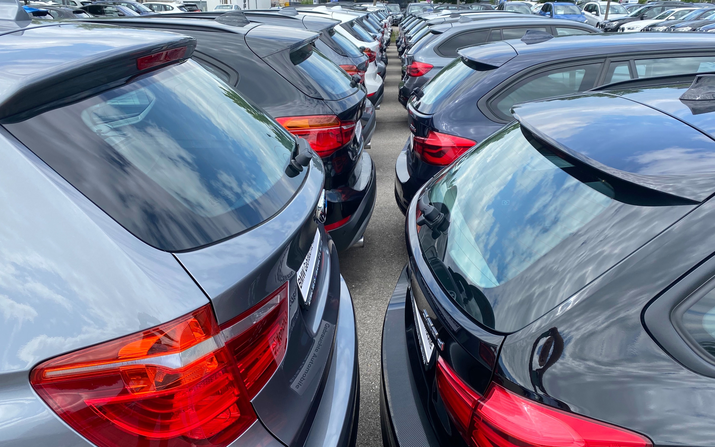 Продажи глобальных брендов авто в РФ выросли в 2,4 раза