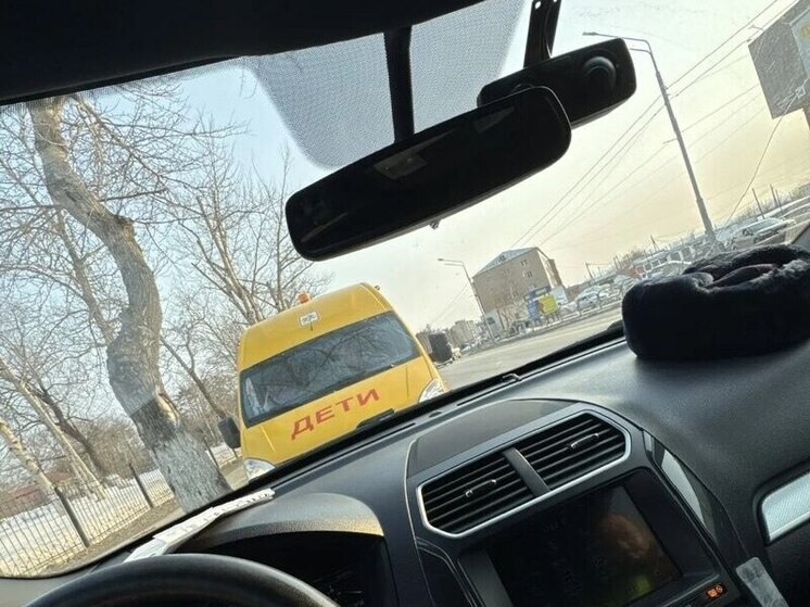 Госавтоинспекция Сахалина выявила нарушения при проверке автобусов в Долинске