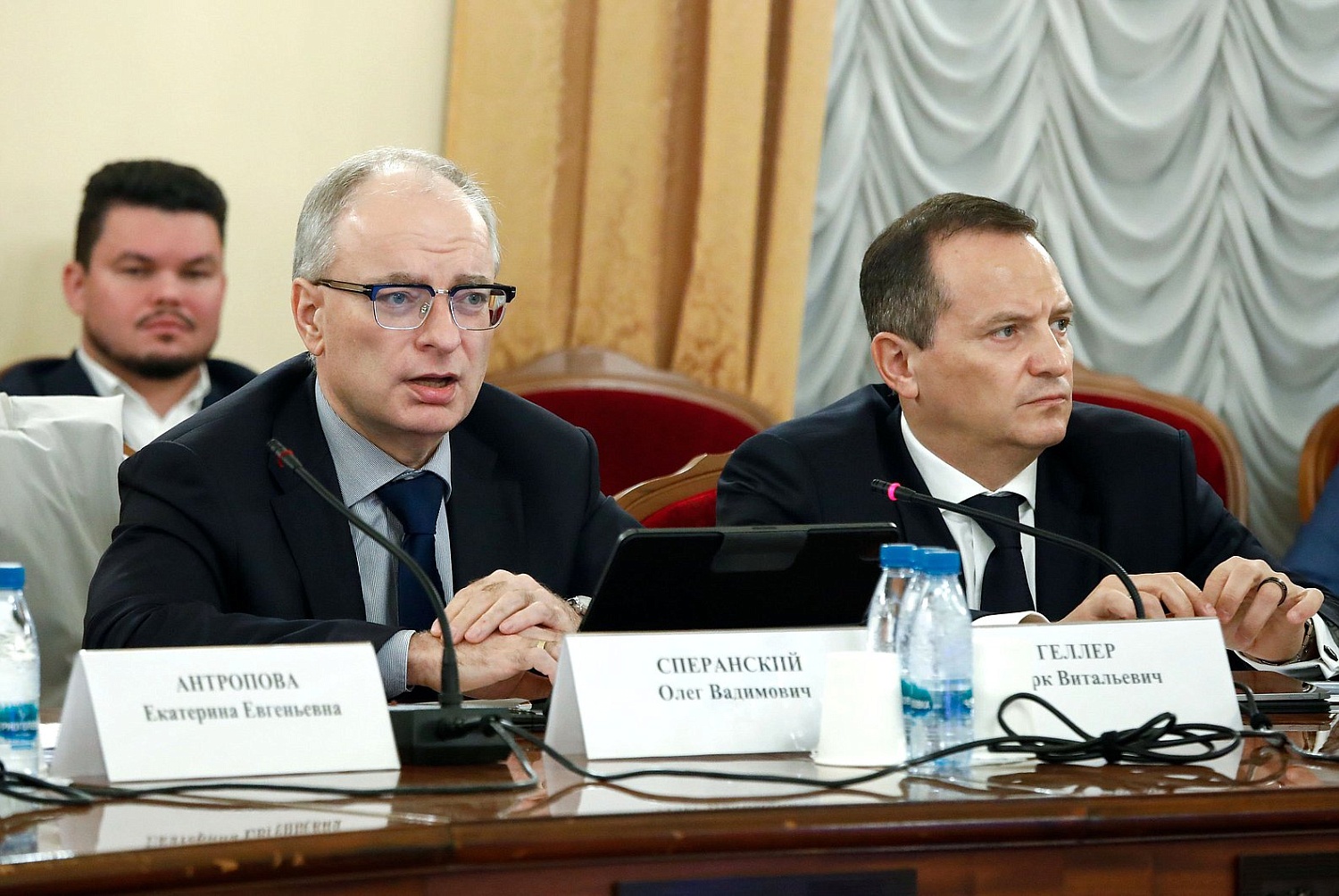 Анвар Шамузафаров представил сравнительный анализ обязательной и добровольной НОК в строительстве и ЖКХ и дал предложения по совершенствованию Градкодекса