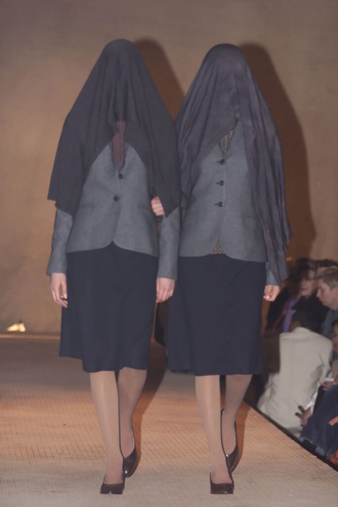 Miguel Adrover Fall/Winter 2001 Ready-to-Wear