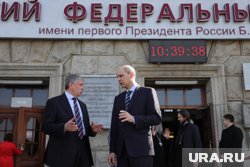 Виктор Кокшаров не в первый раз принимает Дениса Паслера в университете