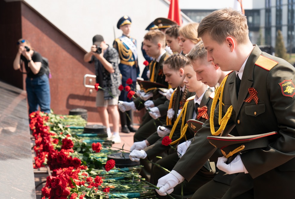 Фонд защитников отечества фото. Помним своих героев. Цивилева фонд защитники Отечества. Парад Новокузнецк.