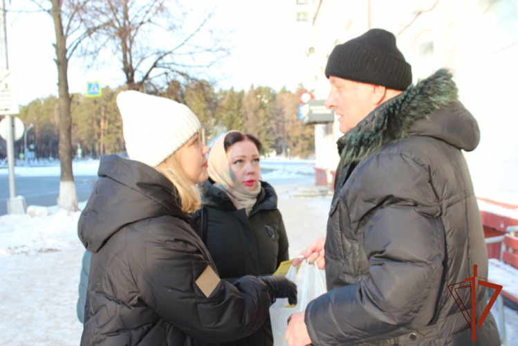 Росгвардейцы совместно c полицейскими провели профилактическую акцию по предупреждению мошенничества в Томской области (видео)