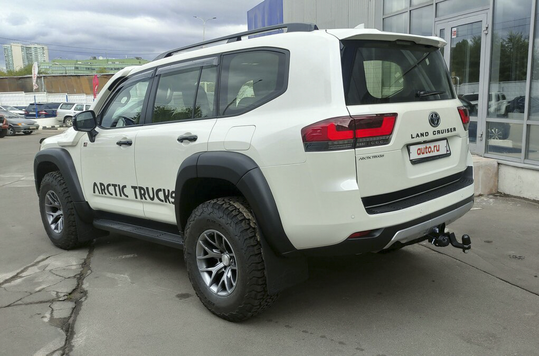 Toyota Land Cruiser 300 Arctic Trucks