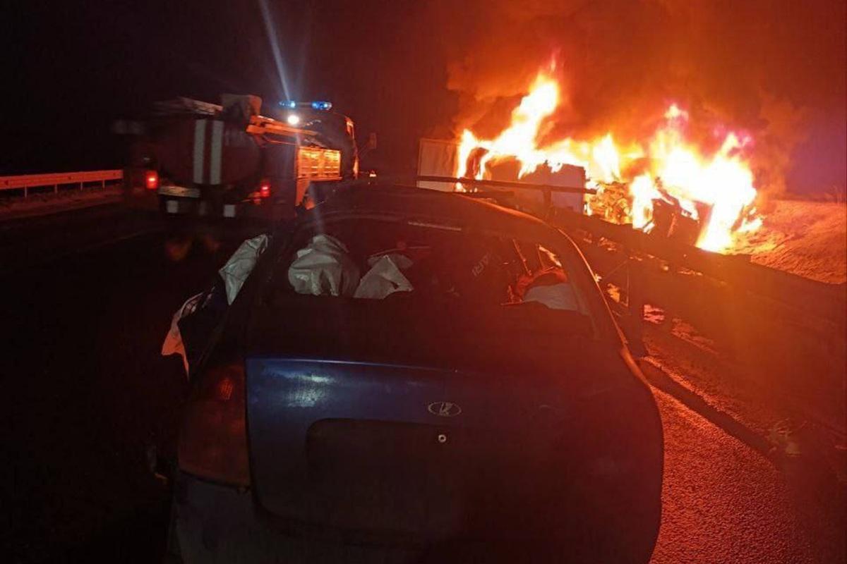 Три человека погибли в лобовом столкновении с фурой под Ульяновском