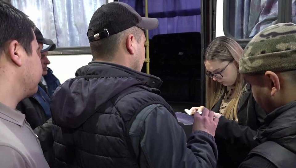 С проверкой на Алексеевский рынок в Воронеже нагрянули силовики