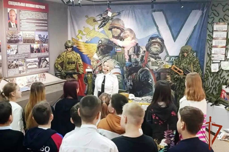 В преддверии юбилея Росгвардии юные жители Томской области посетили уникальный комплекс патриотического воспитания войск правопорядка