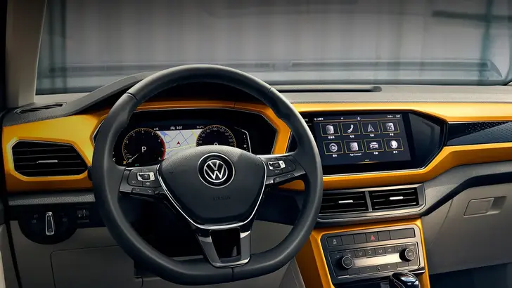 Интерьер Volkswagen T-Cross