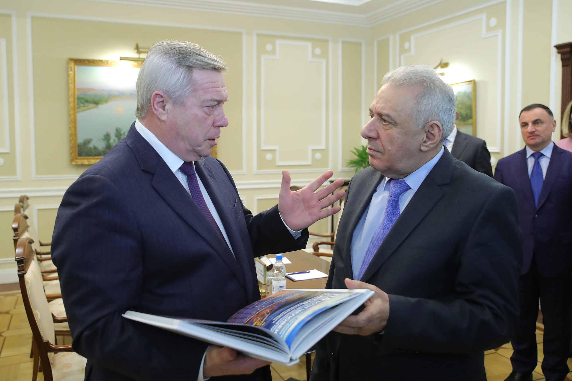 Донской губернатор встретился с Чрезвычайным и Полномочным Послом Республики Армения в РФ