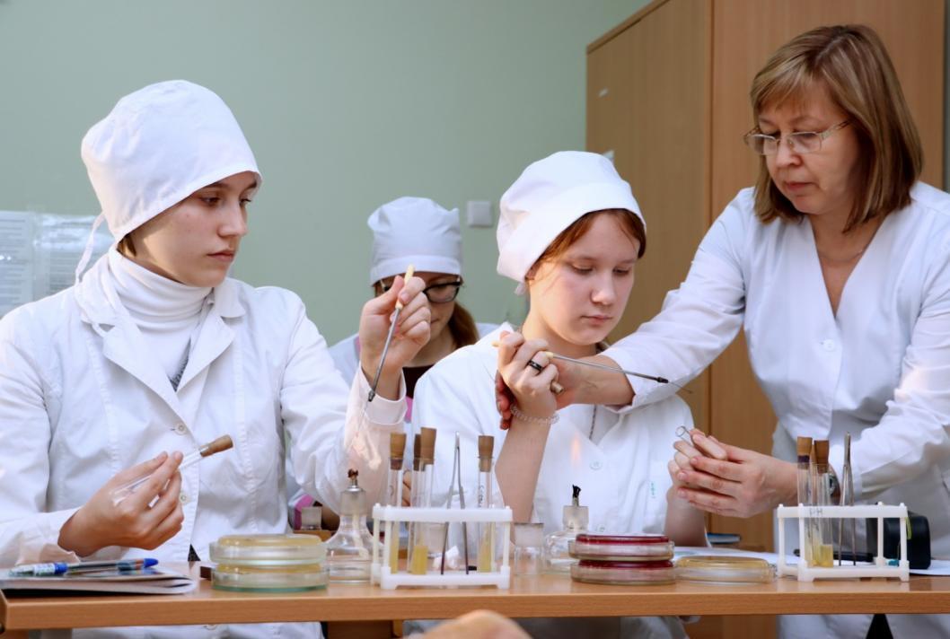 медицинский класс в школе. медицинский класс. классы опасности отходов в медицине. медицинское образование. профессиональное обучение по должности младшая медицинская сестра.