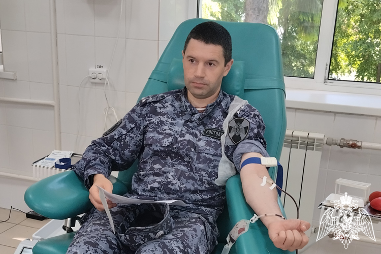 Сотрудники Росгвардии пополнили банк донорской крови медицинских учреждений в Курске
