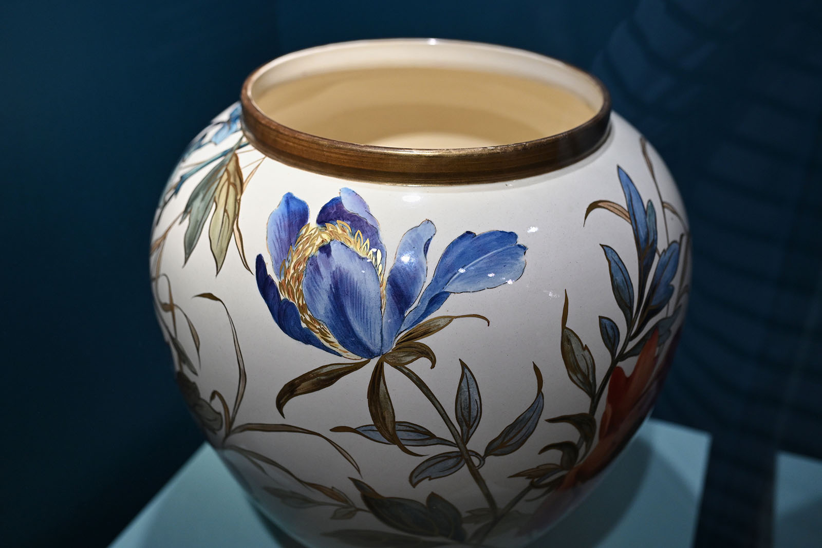 витражная роспись вазы на белом фоне. расписная ваза пшеница геншин. расписные стеклянные вазы. ваза гончарная керамика расписная. расписные вазы.