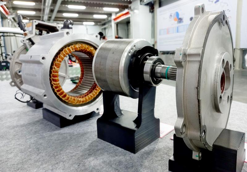 Элемент двигателя электромобиля.jpg