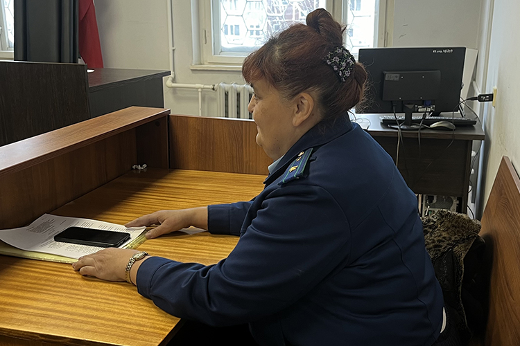 Представитель прокуратуры Гульнара Набиуллина: «Я хочу обратить внимание, что на момент совершения инкриминируемых ему деяний обвиняемый был главой муниципального района — это документально подтверждено»