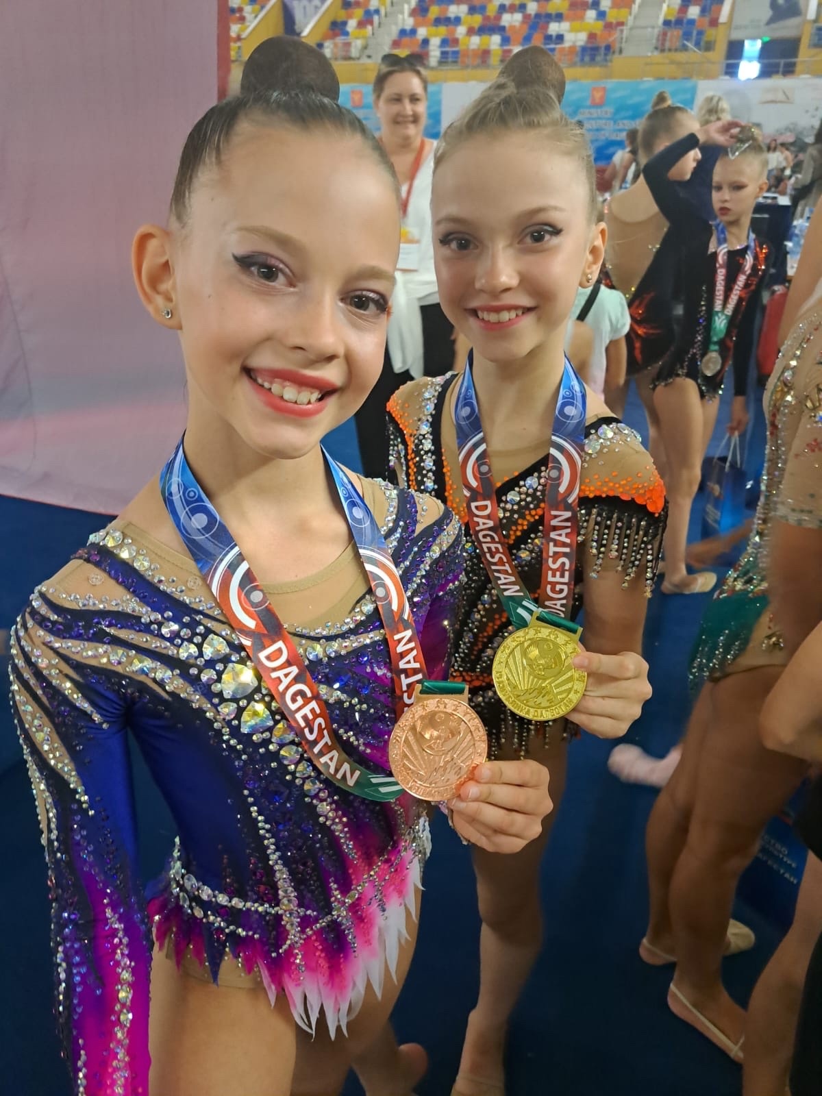 Спорт каспийска. Метелица соревнования по художественной. Турнир по художественной гимнастике 2022. Соревнования по художественной гимнастике 2022. Турнир зимние краски в Казани.