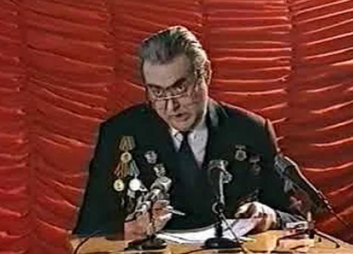 Юрий Стоянов рассказал, что в роли Брежнева он обошелся без грима