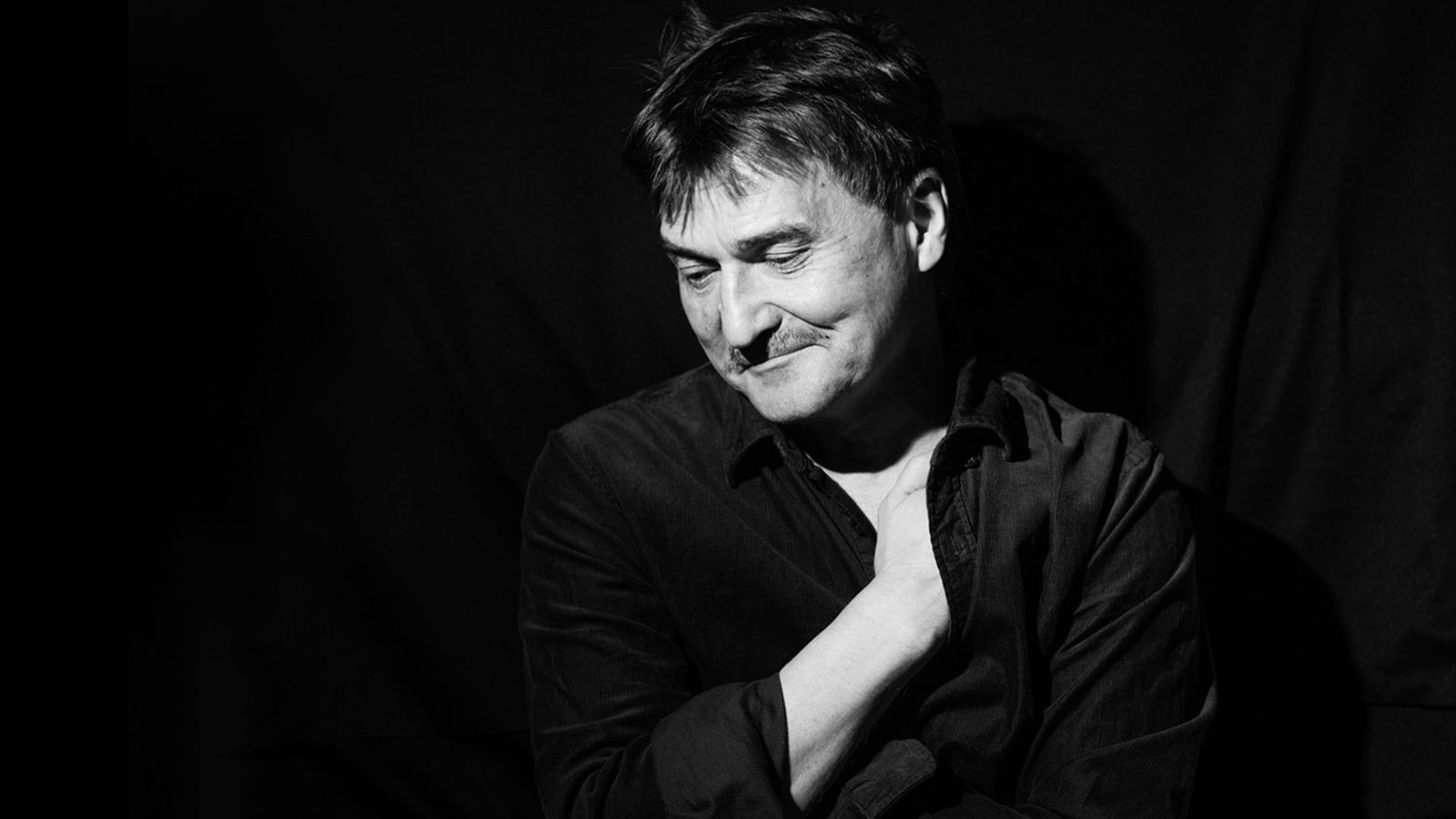 Варвара Шмыкова, Андрей Бурковский и Александр Филиппенко прокомментировали гибель Юрия Бутусова