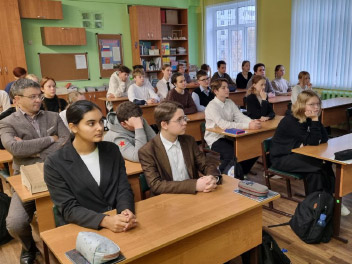Продолжаем системную работу с будущими дорожниками!