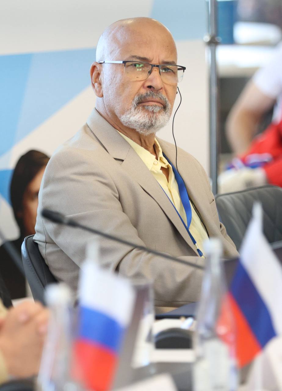 В ТЮЗ имени А.А. Брянцева обсудили влияние театра на семейные традиции8