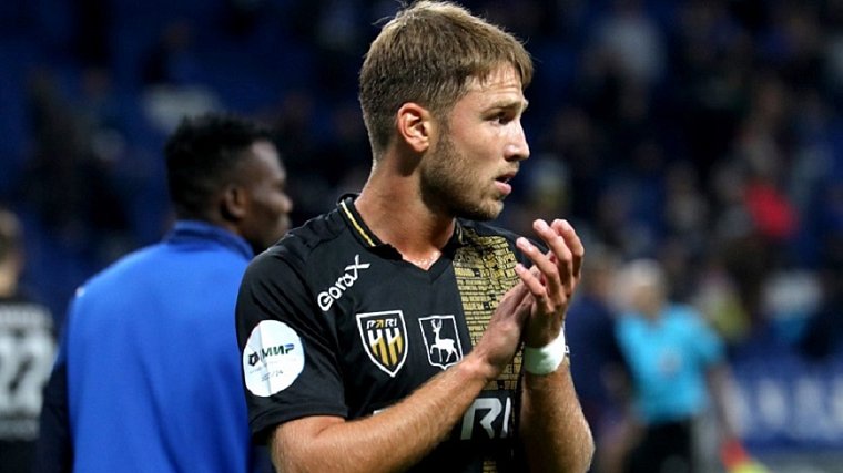 «Отказывайся от гражданства России или не будешь играть». На новую звезду клуба РПЛ давили в Европе - фото