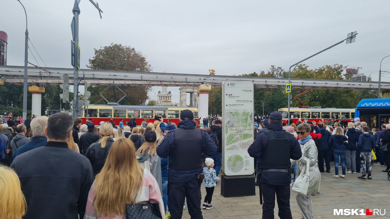 Вднх 9 мая программа. Толпа народу на ВДНХ. Фото с мероприятий Москвы.
