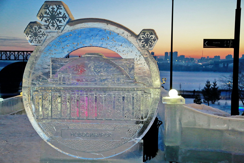 ледовый городок новосибирск 2024 режим работы. ледяные фигуры в саратове. ледовый городок новосибирск 2024 режим работы. михайловская набережная в новосибирске ледовый городок. ледовый городок новосибирск 2023.