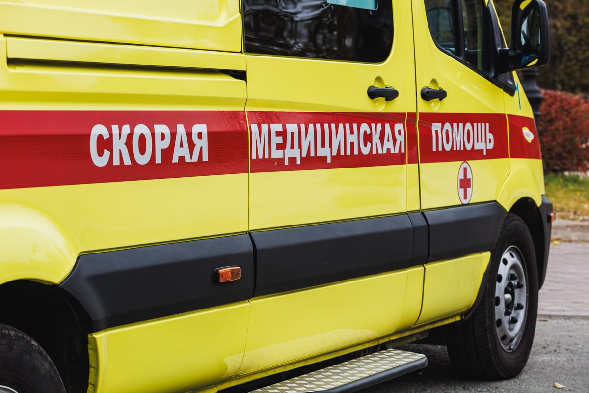 Водитель иномарки погиб во время столкновения со столбом в Челябинске*1