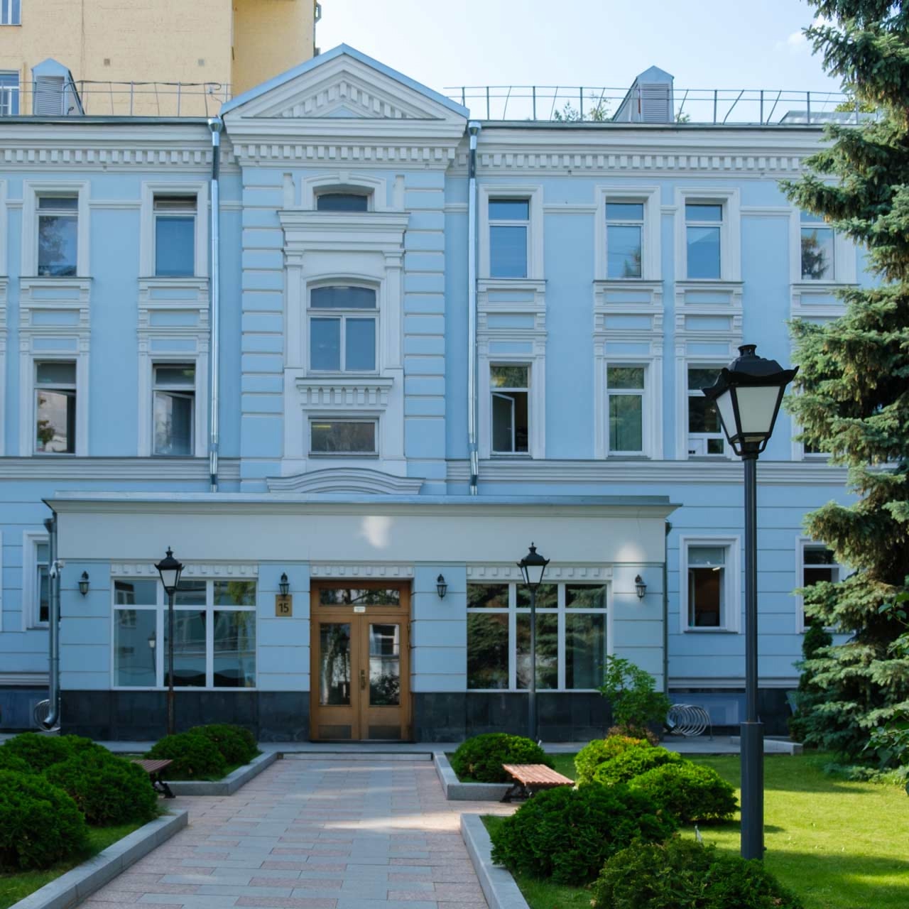 Частные школы Москвы 2025/26: 7 топовых учебных заведений