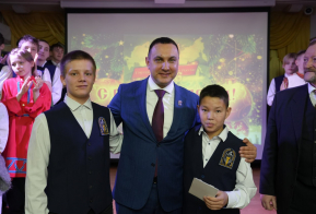 Воспитанники центра Петрынина А.Г. в Хабаровске получили рождественскую стипендию 