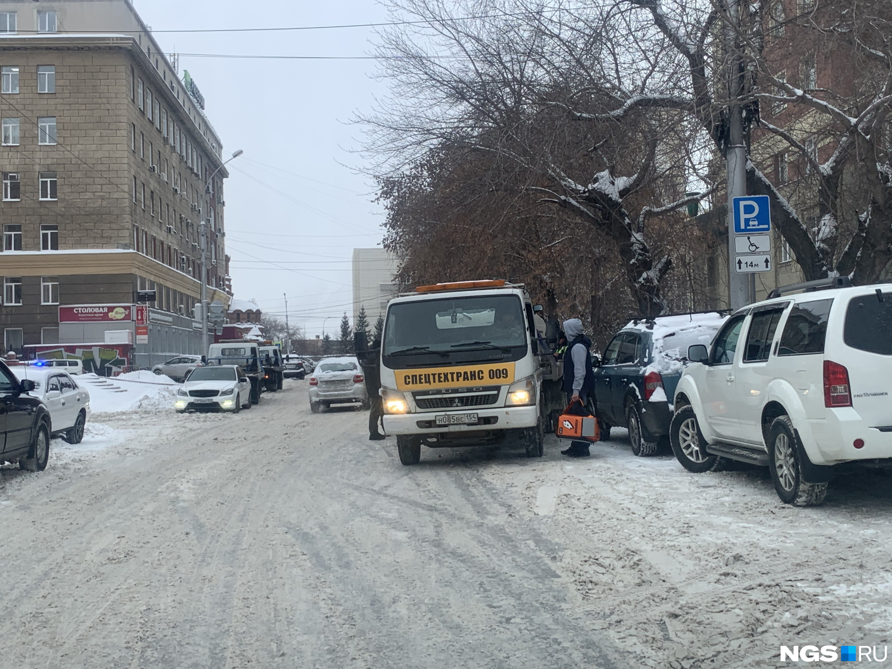 Куда бегут из харькова. Увезли машину на эвакуаторе куда звонить.