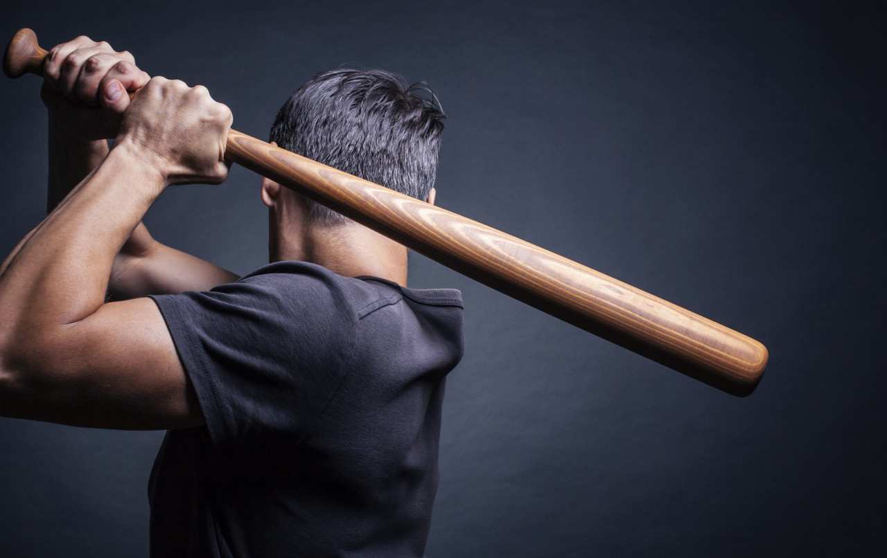 Бойня в Николаеве: украинцы с битами и трубами атаковали тцкашников, те открыли огонь из пистолетов