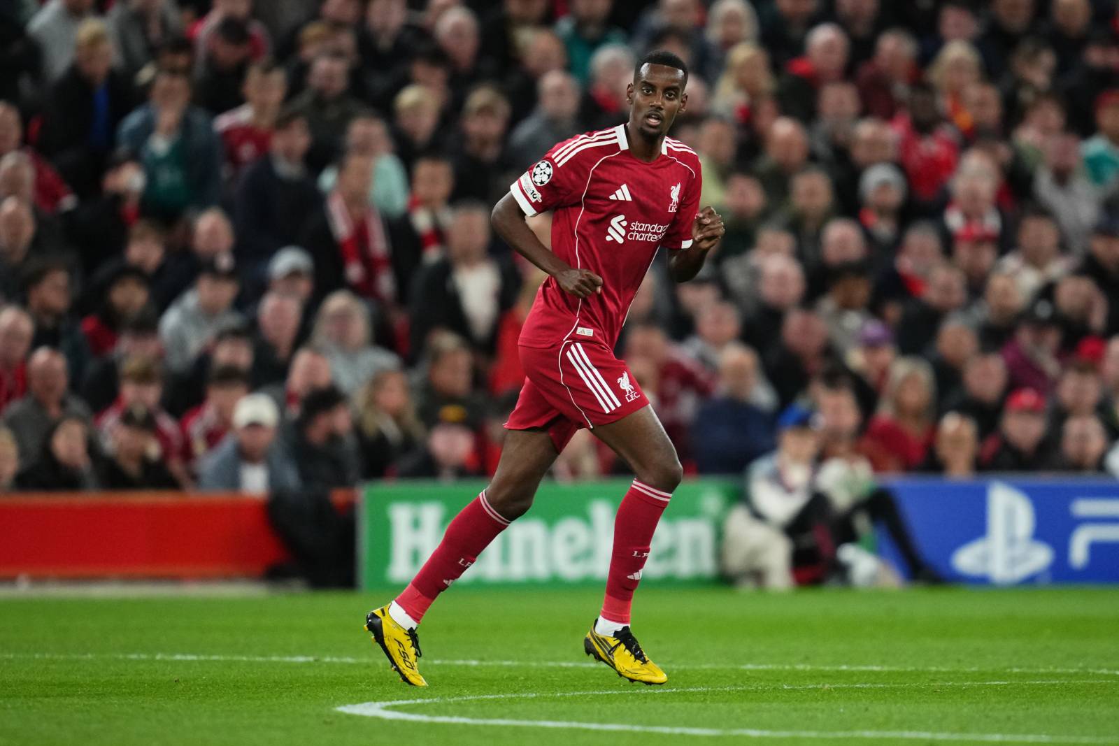 Гол Исака помог «Ливерпулю» победить «Вест Хэм»