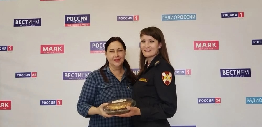 Сотрудники Росгвардии поздравили коллектив «Радио России - Чита» с профессиональным праздником