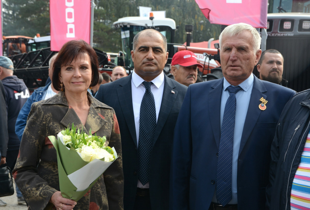 q63MVIosdyfFm7tjb-1Dqv40nt9Mi284rTaV0vzHckorQHzrWF_M3ePAYWawfXxQR7evjXdfjVktbgcw2QRV_AiB.jpg
