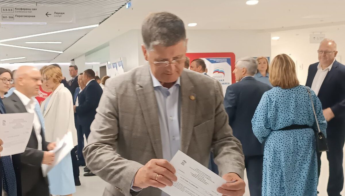 Почему депутаты Березовского передумали и переизбрали Писцова мэром