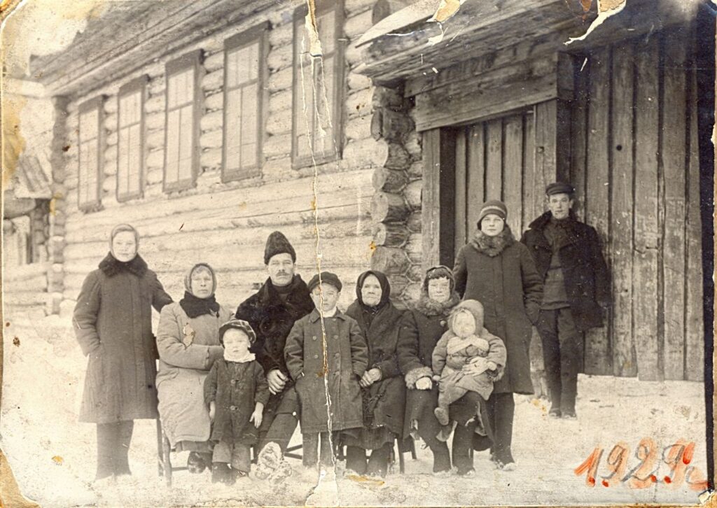 Родительский дом. Фото: из семейного архива., предоставлено Ниной Ерофеевой