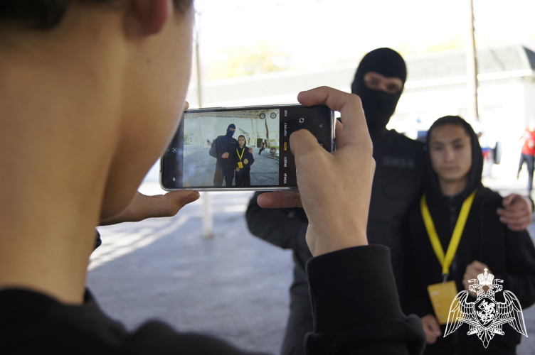 Росгвардейцы встретились с подростками Ростовской области