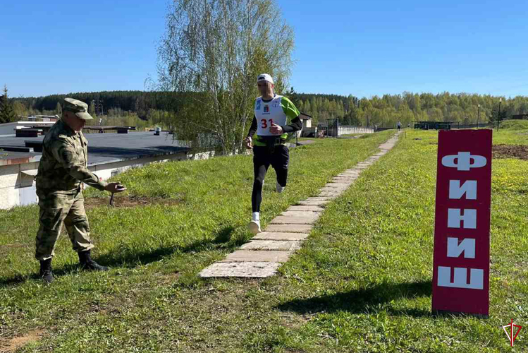 Росгвардейцы из Удмуртии завоевали первое место в чемпионате бригады по служебному биатлону