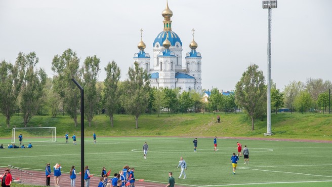 В Луганском государственном университете имени Владимира Даля (ЛГУ) Дмитрий Чернышенко и Леонид Пасечник ознакомились с работой спортивного центра