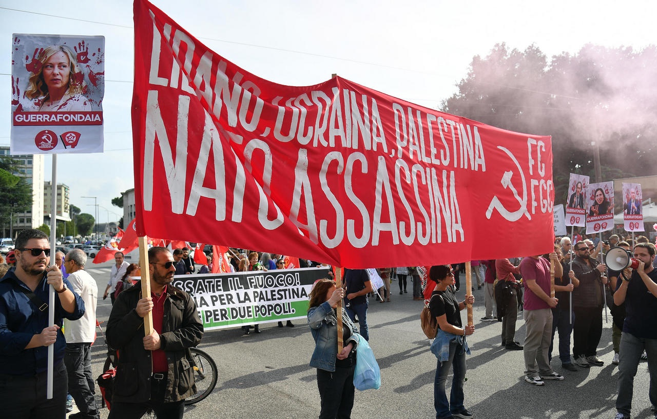 На митинге «Давайте остановим войны, пришло время мира» в Риме, 26 октября 2024 г.