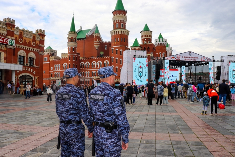 Росгвардия обеспечила безопасность в Йошкар-Оле во время празднования Дня города 