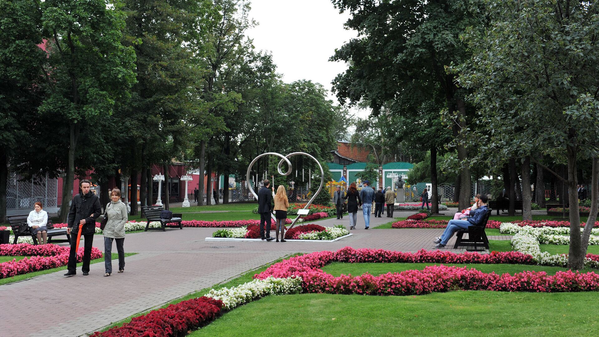 Сад эрмитаж в москве фото летом