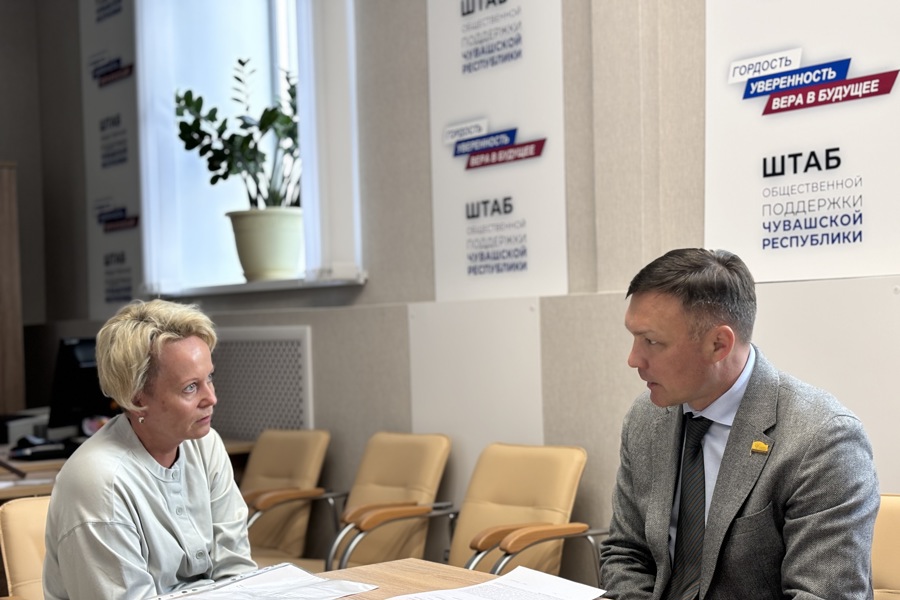 Депутат Николай Николаев провел прием граждан по личным вопросам